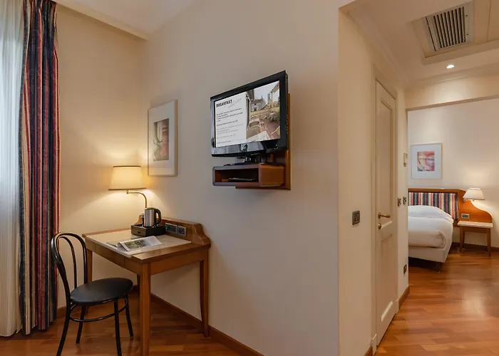 Laurus Al Duomo Florence