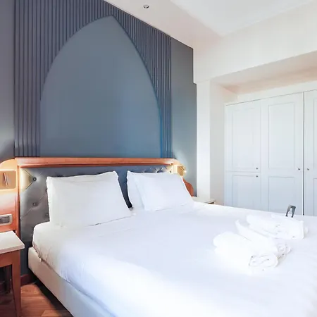 Hotel Laurus Al Duomo 4*