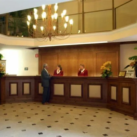 Laurus Al Duomo Hotell