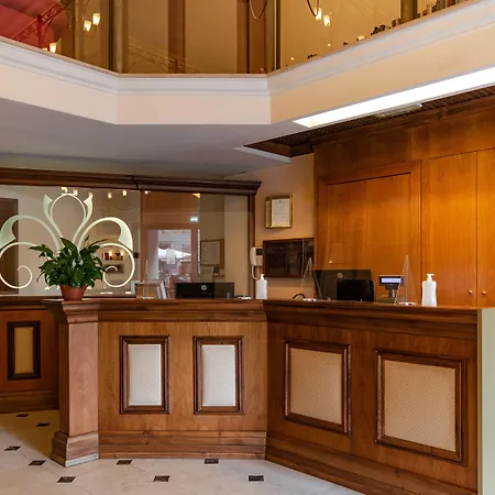 Laurus Al Duomo Hotell