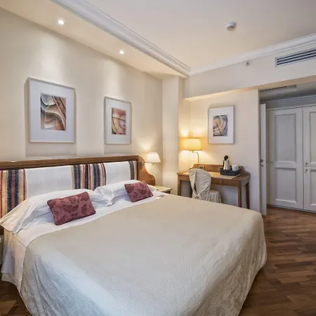 Laurus Al Duomo Hotell