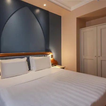 Laurus Al Duomo Hotell 4*